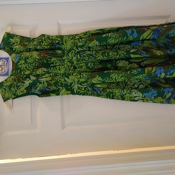 Emily and Finn Lucy dress in tropical print - Picture 1 of 4